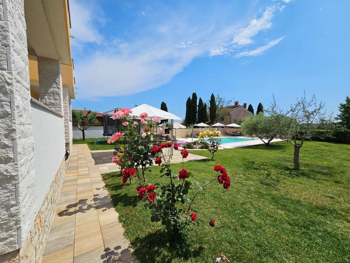 Apartmani Grzinic Rovigno Esterno foto
