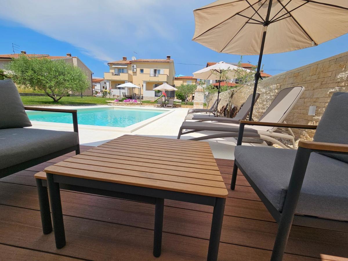 Apartmani Grzinic Rovigno Esterno foto