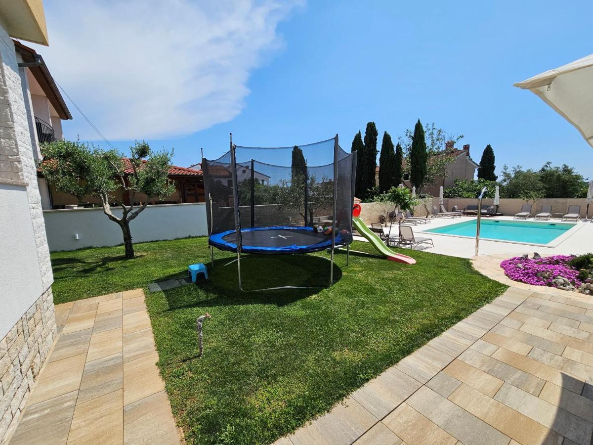 Apartmani Grzinic Rovigno Esterno foto