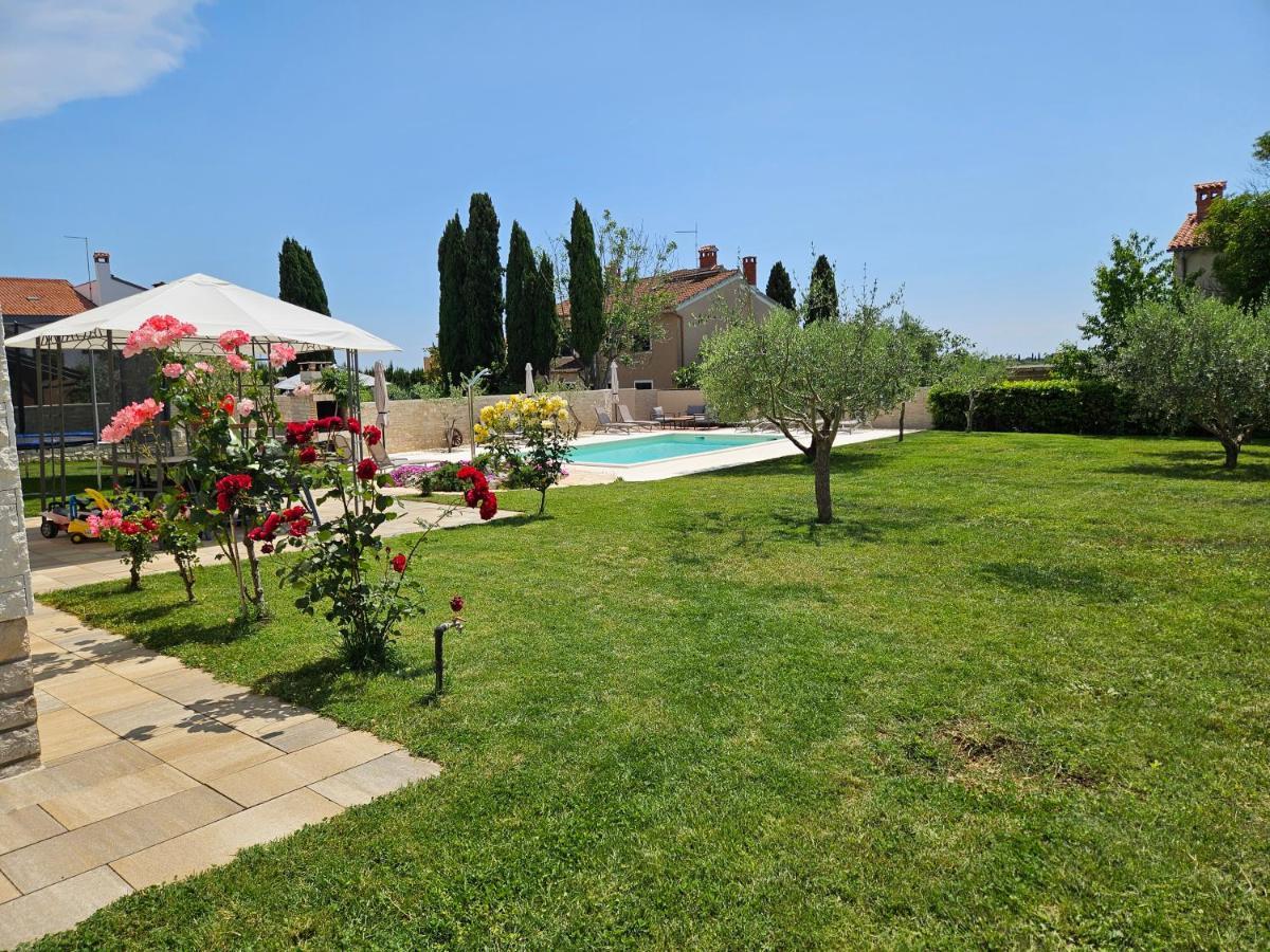 Apartmani Grzinic Rovigno Esterno foto