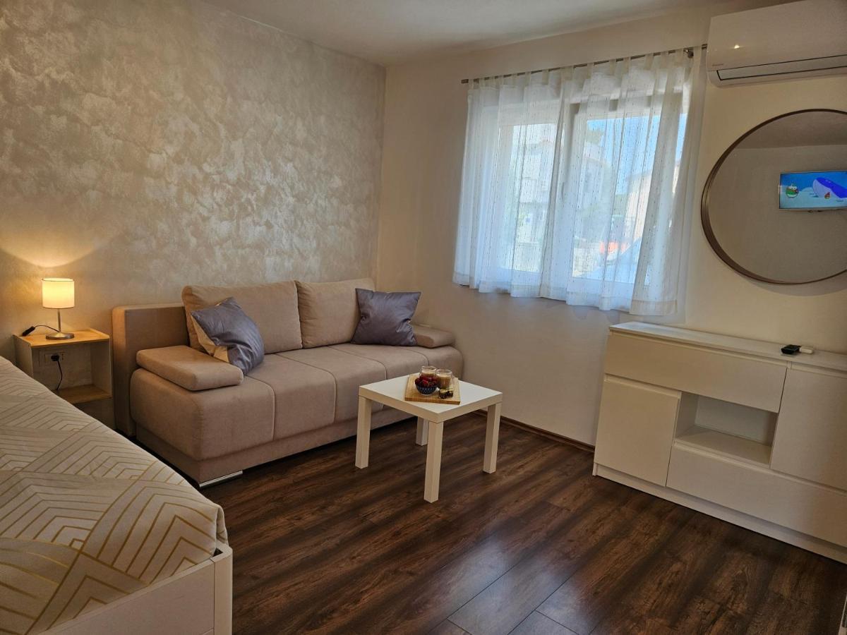 Apartmani Grzinic Rovigno Esterno foto