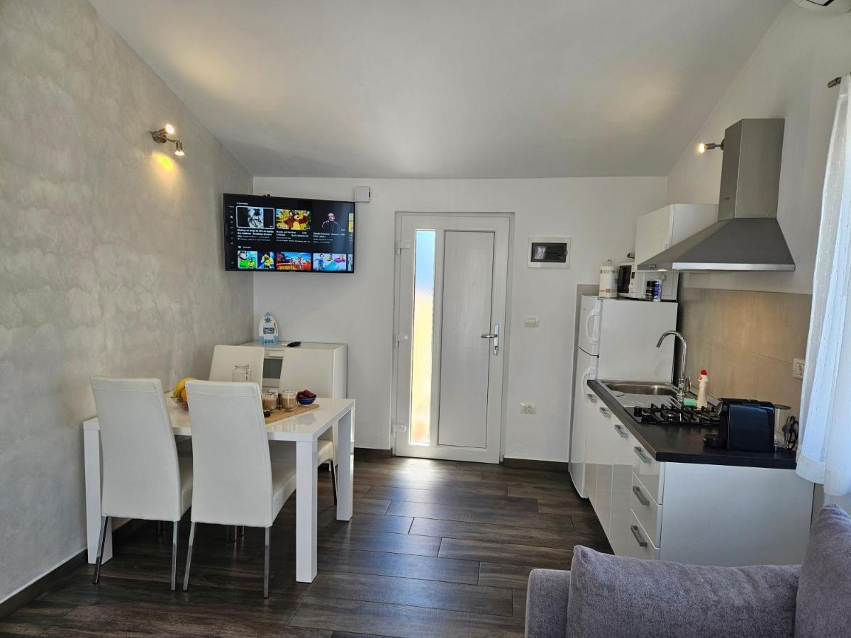 Apartmani Grzinic Rovigno Esterno foto