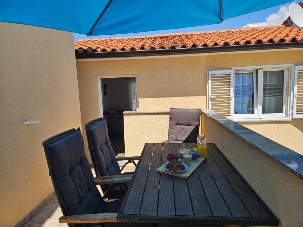Apartmani Grzinic Rovigno Esterno foto