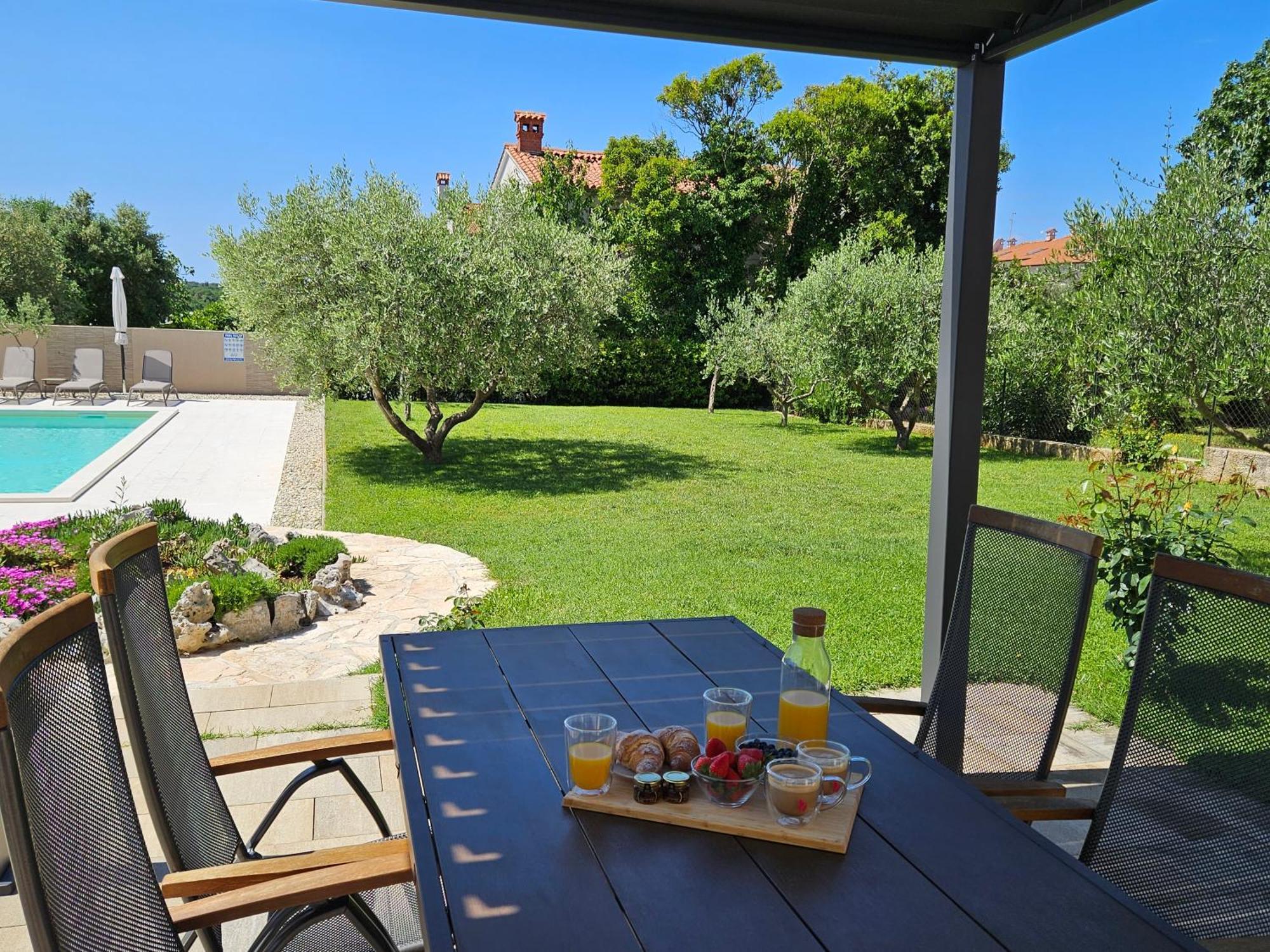 Apartmani Grzinic Rovigno Esterno foto